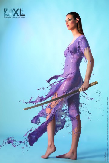 XLphoto-Purple-warrior-milkdress-met-Robijn-web-version